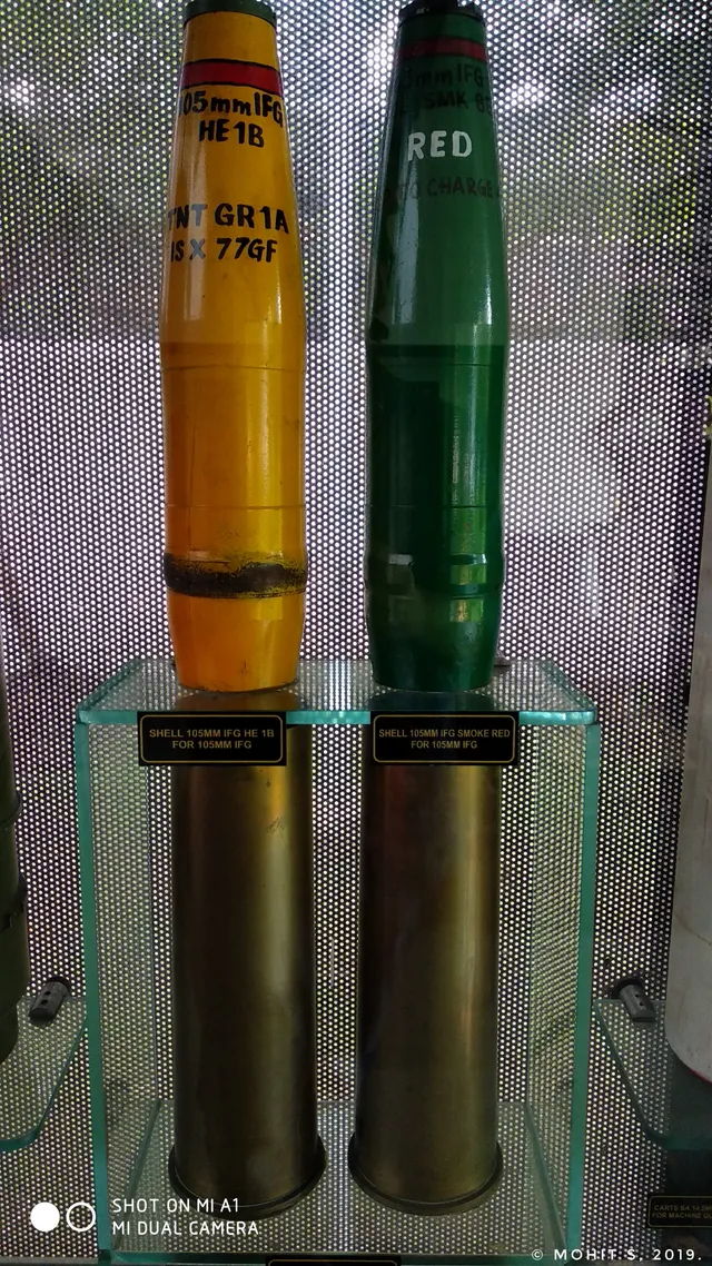 Cartridge, 105 mm, Smoke, WP, M60, 105 mm white-phosphorus smoke artillery cartridge, Munitions - view 1