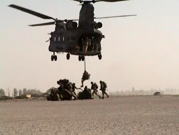 CH-47 Chinook helicopter, Heavy-lift transport helicopter, Aircraft & UAVs - view 1