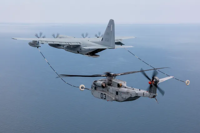 CH-53K King Stallion, Heavy-lift transport helicopter, Aircraft & UAVs - view 2
