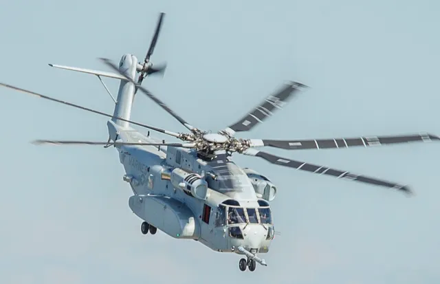 CH-53K King Stallion, Heavy-lift transport helicopter, Aircraft & UAVs - view 1