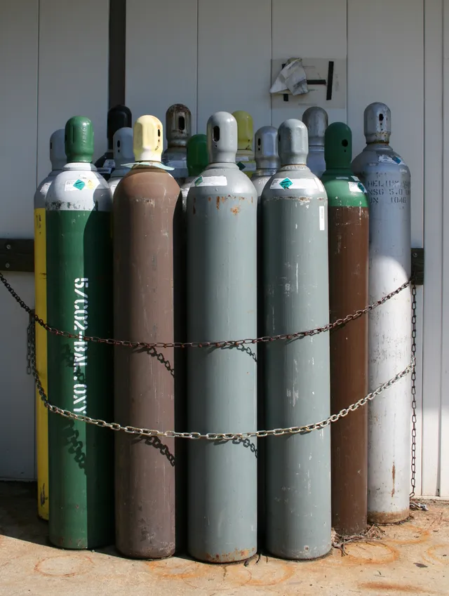 Chlorine gas cylinders, Improvised chlorine chemical munition, Munitions - view 1