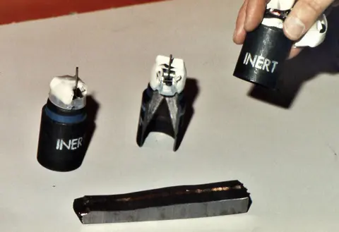 Cluster munition, Area-effect bomb or rocket payload, Munitions
