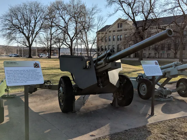 D-44, 85 mm towed field gun, Artillery - view 3