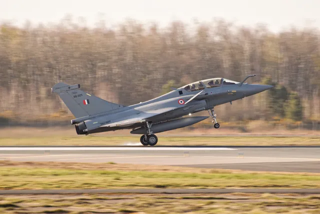 Dassault Rafale, Twin-engine multirole fighter aircraft, Aircraft & UAVs - view 4