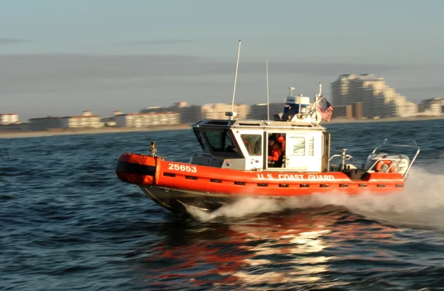 Defender-class boat, Response boat-small patrol craft, Naval Systems - view 2