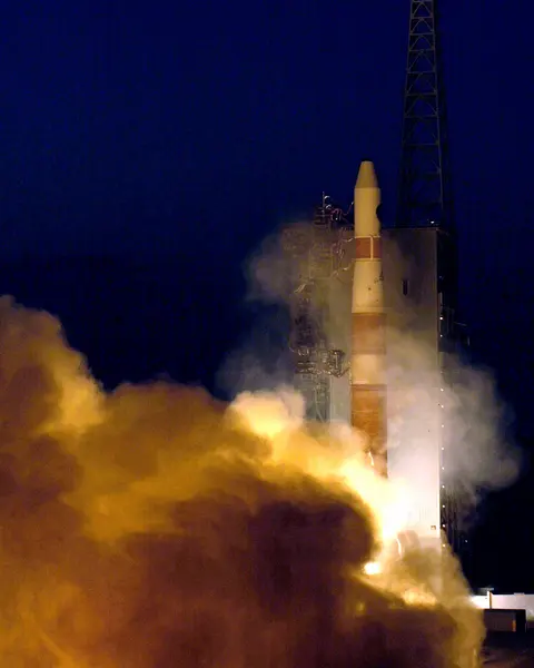 Delta IV Medium+ (4,2), Medium-lift orbital launch vehicle, Support Equipment