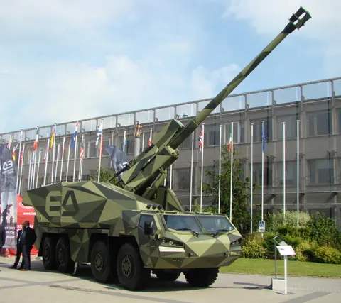 DITA, 155 mm wheeled self-propelled gun-howitzer, Artillery