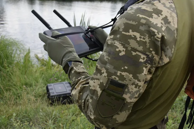 Drone-dropped fragmentation grenade, Improvised grenade-drop tactic using a commercial UAV, Aircraft & UAVs - view 3