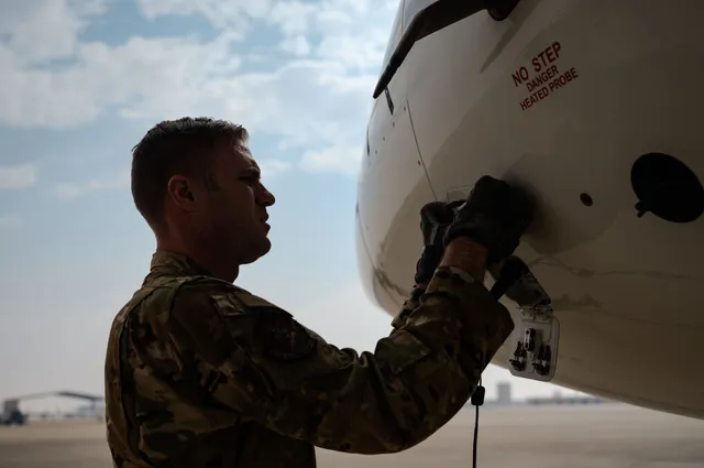 E-11A airborne communications relay aircraft, Airborne communications relay aircraft, Aircraft & UAVs - view 3