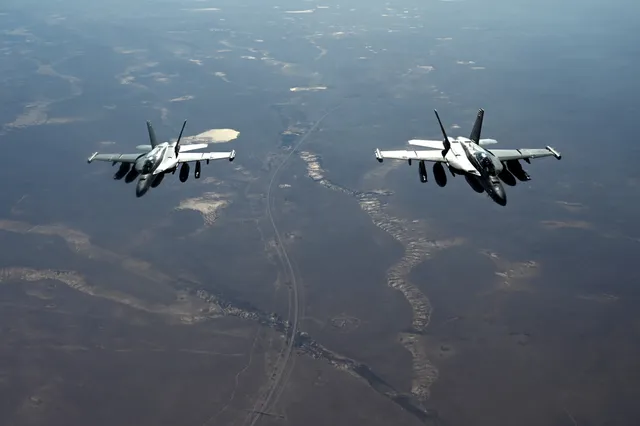EA-18G Growler, Carrier-capable airborne electronic attack aircraft, Electronic Warfare - view 3