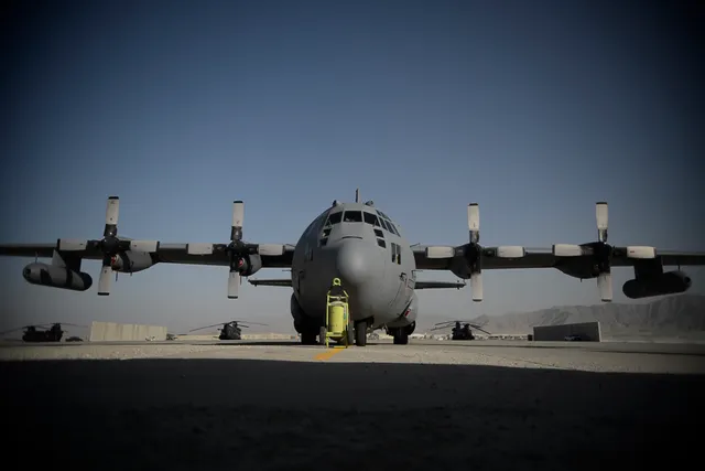EC-130H Compass Call, Airborne electronic attack aircraft, Aircraft & UAVs - view 1