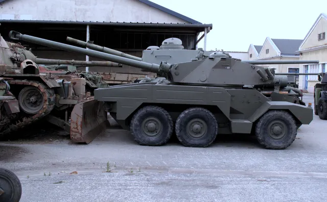 ERC 90 Sagaie, 6x6 armored reconnaissance and fire-support vehicle, Armored Vehicles - view 2