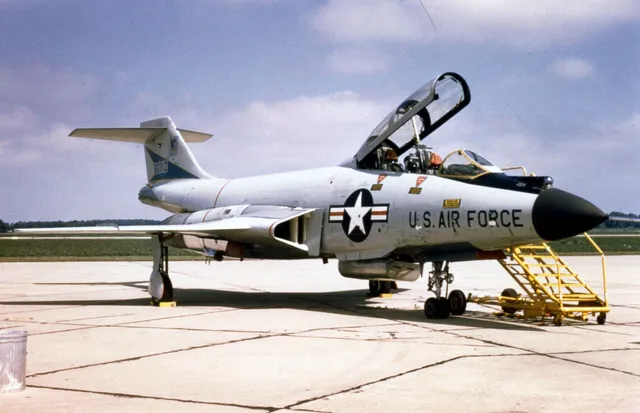F-101 Voodoo, Supersonic fighter, interceptor, and reconnaissance aircraft, Aircraft & UAVs - view 2