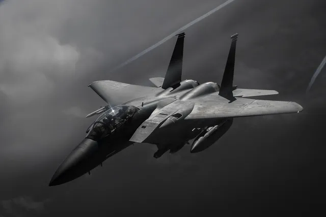 F-15E Strike Eagle, Dual-role strike fighter, Aircraft & UAVs - view 2