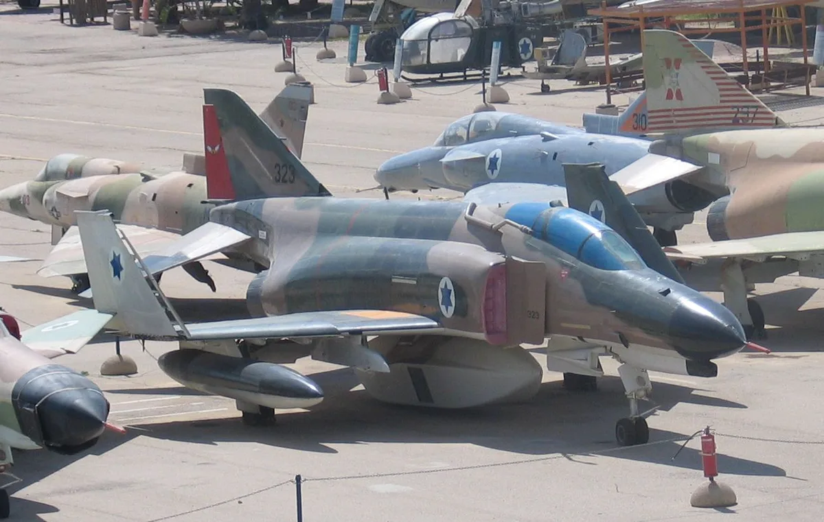 F-4 Phantom II, Twin-engine, two-seat supersonic fighter-bomber, Aircraft & UAVs