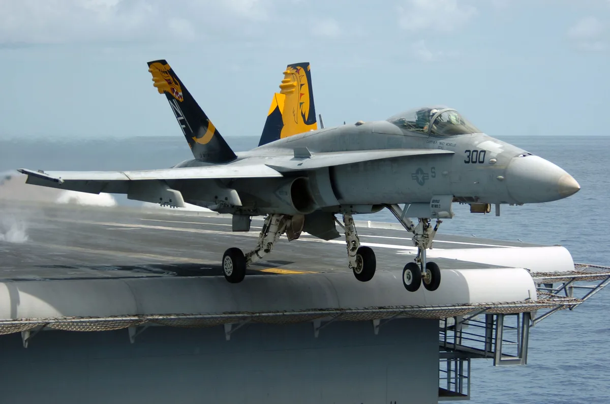 F/A-18 Hornet (Tactical), Carrier-capable multirole strike fighter, Aircraft & UAVs - 1990 Gulf War
