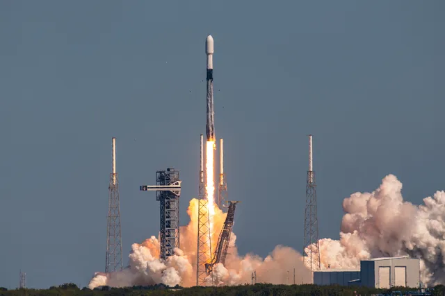 Falcon 9, Reusable two-stage orbital rocket, Support Equipment - view 1