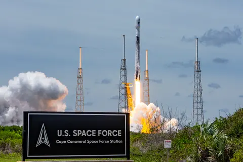 Falcon 9, Reusable two-stage orbital rocket, Support Equipment