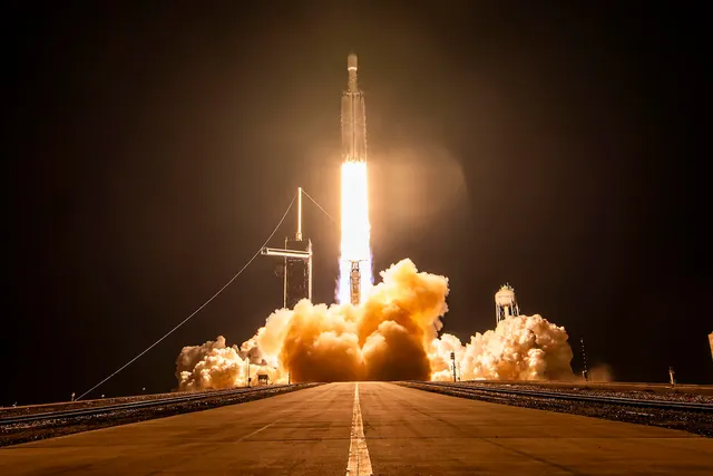 Falcon Heavy, Partially reusable heavy-lift orbital launch vehicle, Support Equipment - view 1