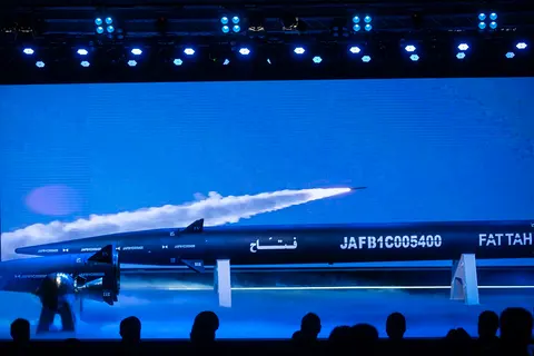 Fattah-1 ballistic missile, Medium-range ballistic missile, Munitions