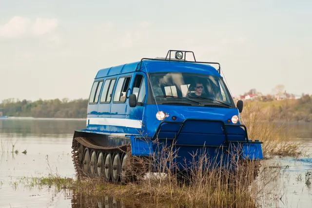 GAZ-34039 Irbis, Tracked amphibious snow-and-swamp transport vehicle, Support Equipment - view 1
