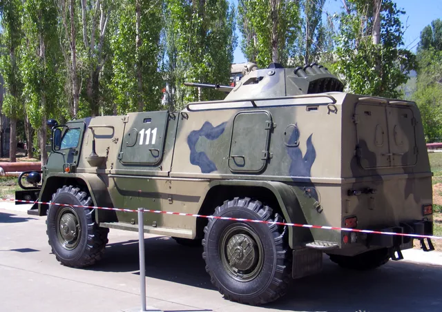 GAZ-3937 Vodnik, 4x4 amphibious armored mobility and reconnaissance vehicle, Armored Vehicles - view 1