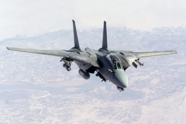 GBU-10 Paveway II, 2,000-pound laser-guided bomb, Munitions - view 1