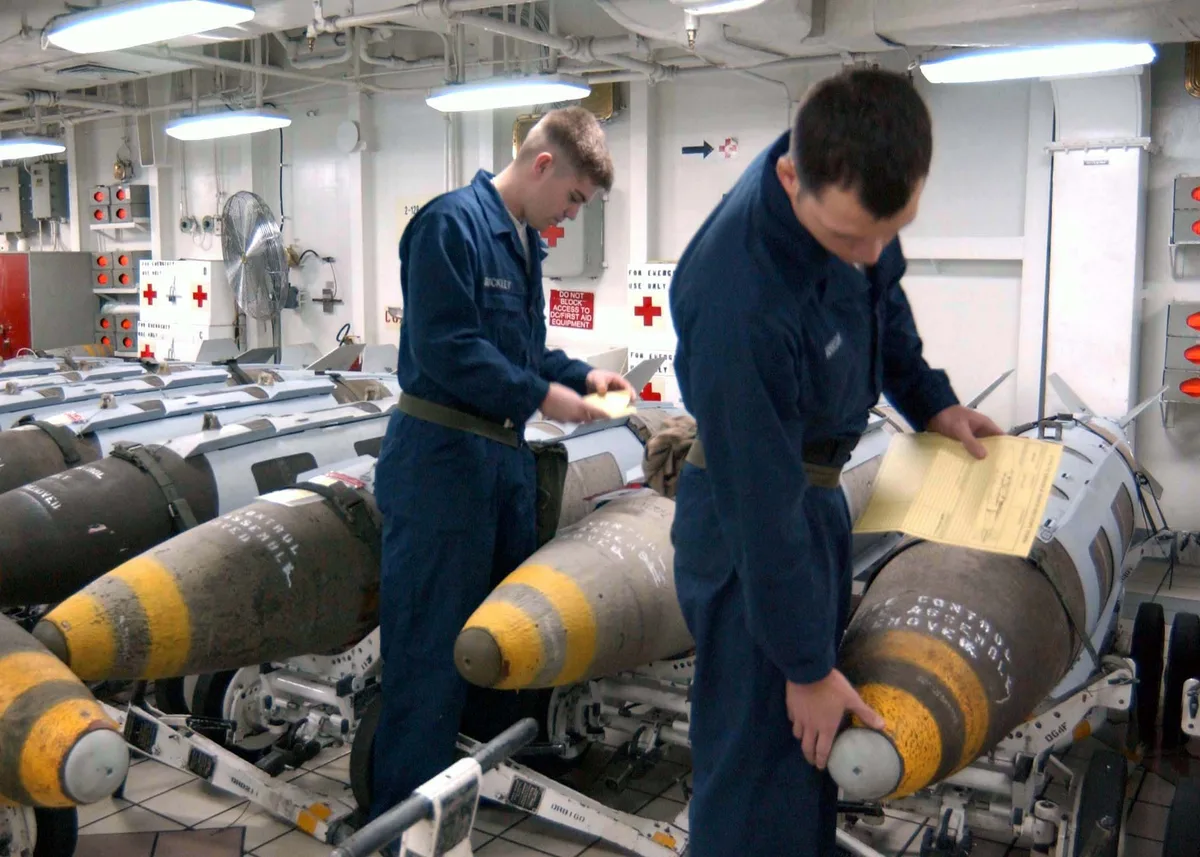 GBU-31 JDAM (Mk 84 / BLU-109), 2,000-pound GPS/INS-guided bomb configuration, Munitions