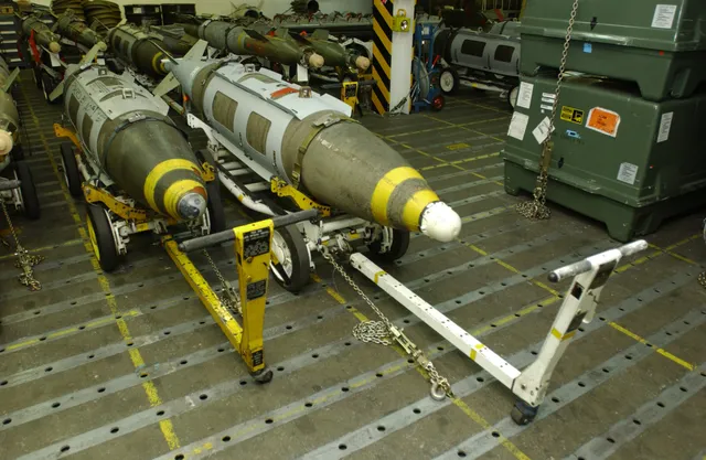 GBU-31(V)1 Joint Direct Attack Munition, 2,000-pound JDAM bomb, Munitions - view 1