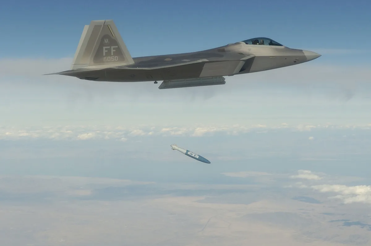 GBU-32 1,000-pound Joint Direct Attack Munition, 1,000-pound GPS/INS-guided bomb kit, Munitions