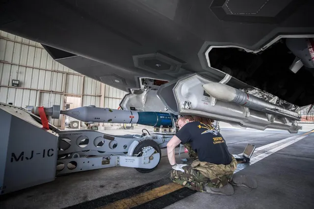GBU-49 Enhanced Paveway II, 500-pound GPS/laser-guided bomb, Munitions - view 1