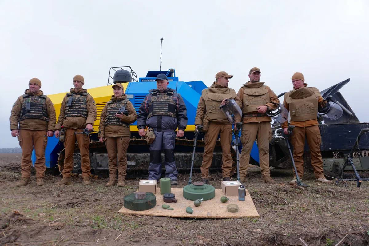 Germina URCM-3000, Remote-controlled humanitarian demining vehicle, Support Equipment