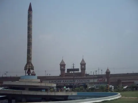 Ghauri / Hatf-5, Road-mobile medium-range ballistic missile, Munitions