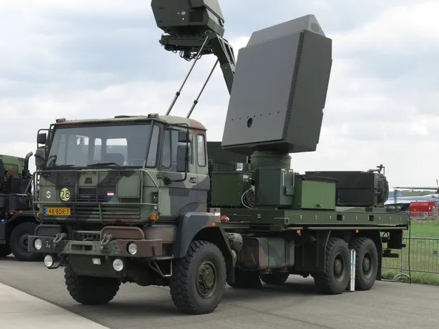 Ground Master 200, Mobile medium-range air-surveillance radar, Air Defense - view 1