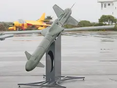 H-4 Stand-Off Weapon, Precision-guided glide bomb, Munitions