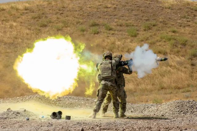 HEAT 551, 84 mm anti-armour round, Munitions - view 1