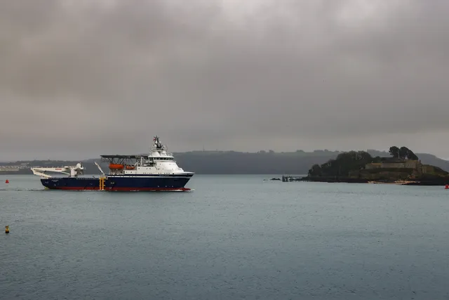 HMS Stirling Castle, Mine countermeasures mothership, Naval Systems - view 1