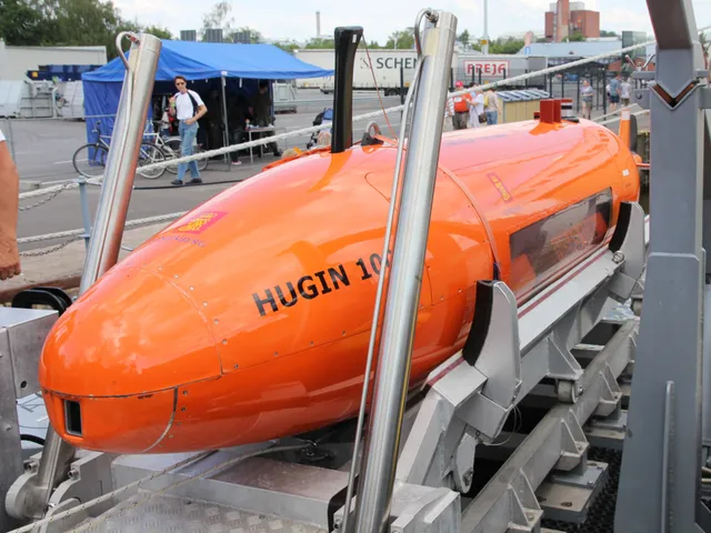 HUGIN autonomous underwater vehicle, Autonomous underwater vehicle, Support Equipment - view 1