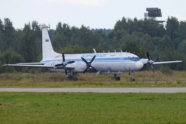 Il-22 airborne command post, Airborne command post and radio-relay aircraft, Aircraft & UAVs - view 1