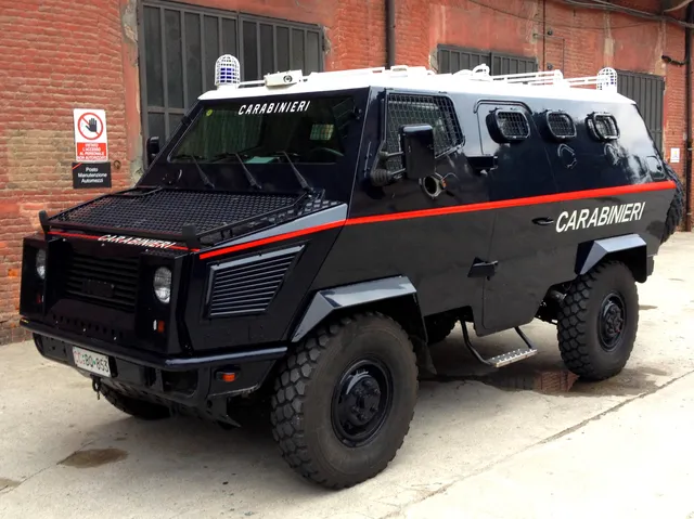 Iveco VM 90P, 4x4 light protected vehicle, Armored Vehicles - view 1