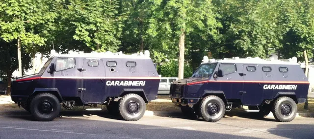 Iveco VM 90P, 4x4 light protected vehicle, Armored Vehicles - view 2