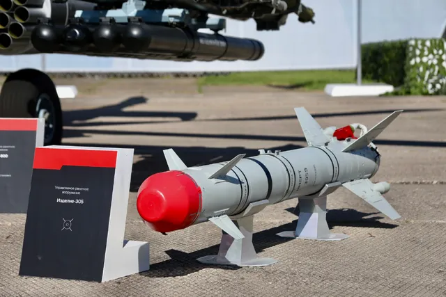 Izdeliye 305 (LMUR), Helicopter-launched air-to-surface guided missile, Munitions - view 1