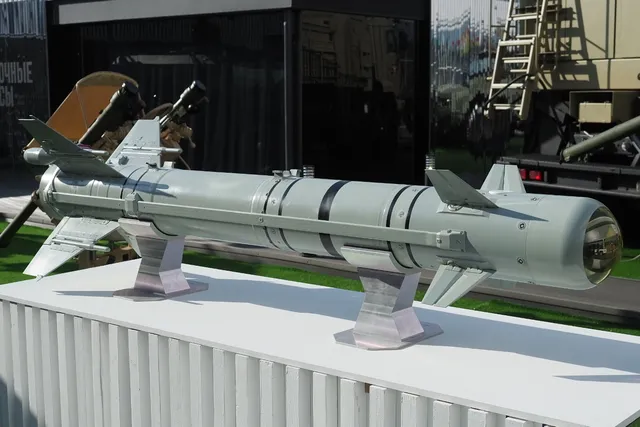 Izdeliye 305 (LMUR), Helicopter-launched air-to-surface guided missile, Munitions - view 2