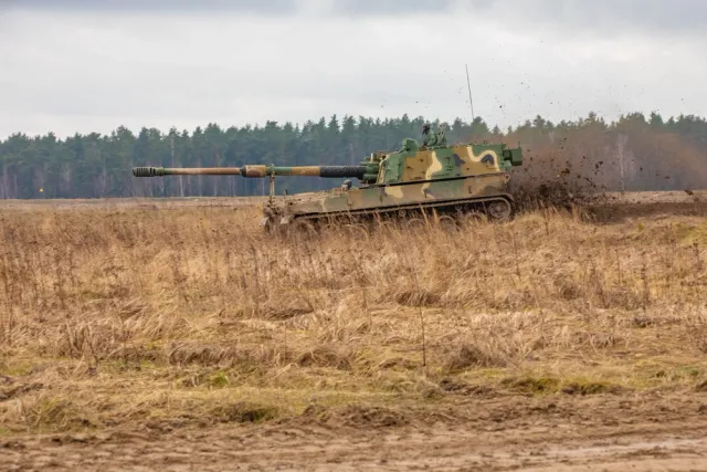 K9 Thunder, 155 mm tracked self-propelled howitzer, Artillery - view 1
