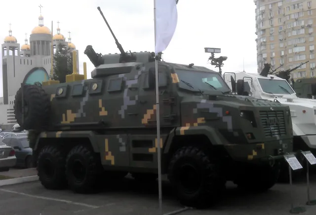 KrAZ Fiona, 6x6 MRAP / armored personnel carrier, Armored Vehicles - view 1