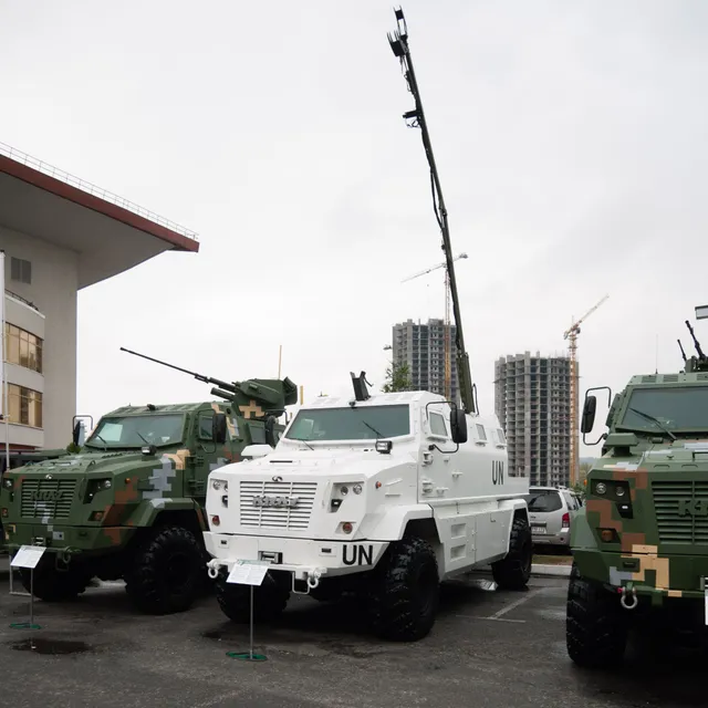 KrAZ Shrek, 4x4 MRAP / mine-protected armored personnel carrier, Armored Vehicles - view 1