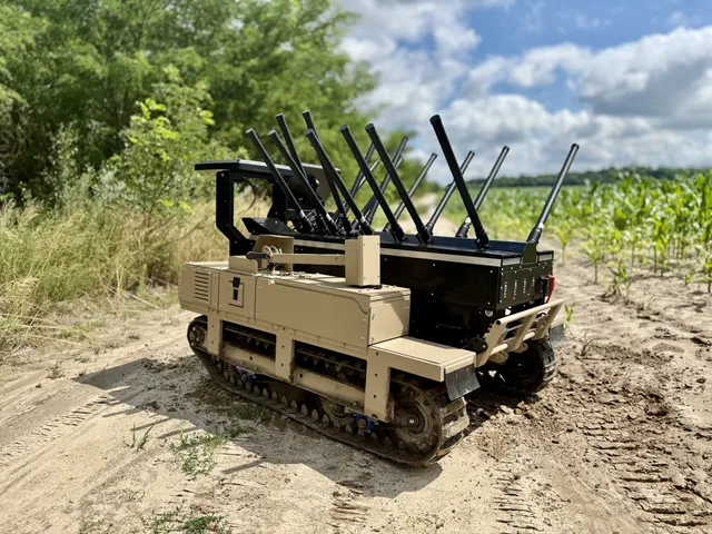 KVERTUS AD BERSERK, Remotely controlled ground robotic EW platform, Electronic Warfare - view 1