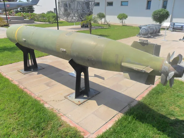 L3 or L5 type torpedo, Fixed-catapult-launched torpedo, Munitions - view 1