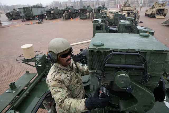 Long Range Advanced Scout Surveillance System, Long-range electro-optical scout surveillance and target-location system, Support Equipment - view 1