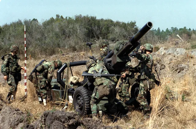 M102 105 mm Howitzer, 105 mm lightweight towed howitzer, Artillery - view 2